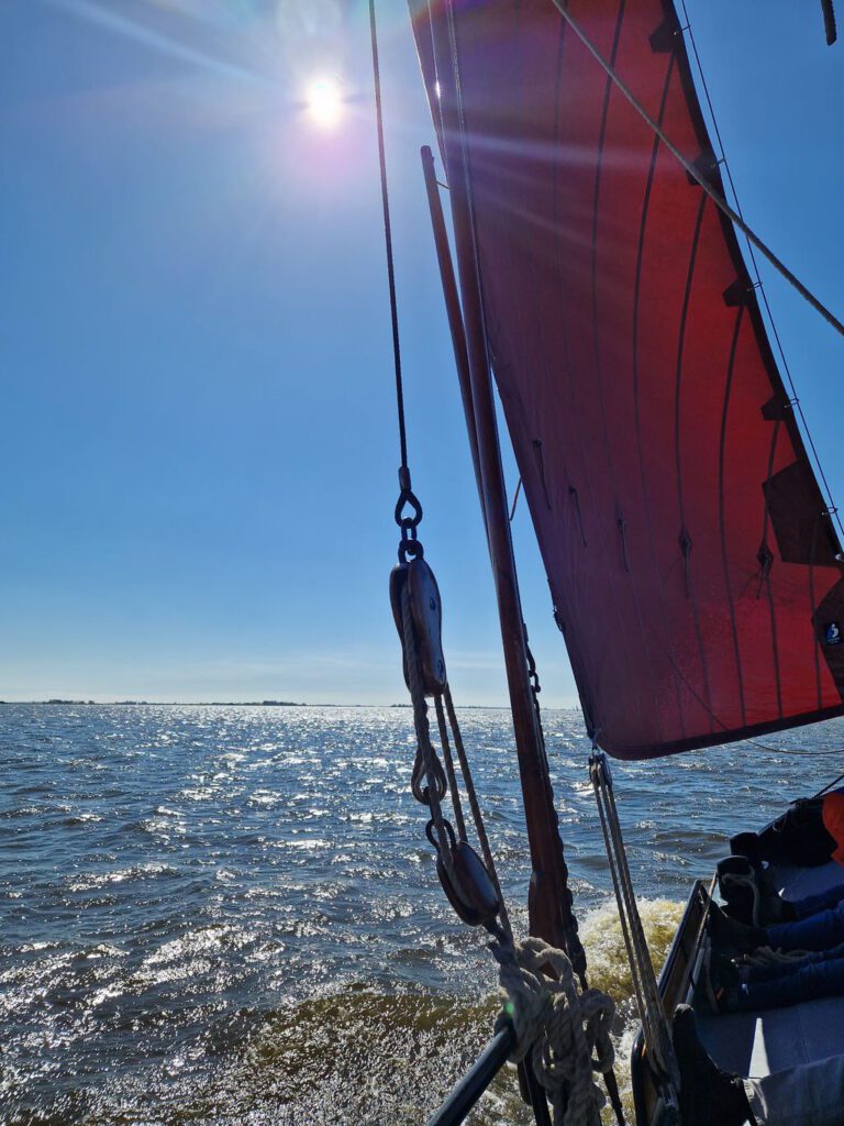 mooi weer bij het skûtsjesilen